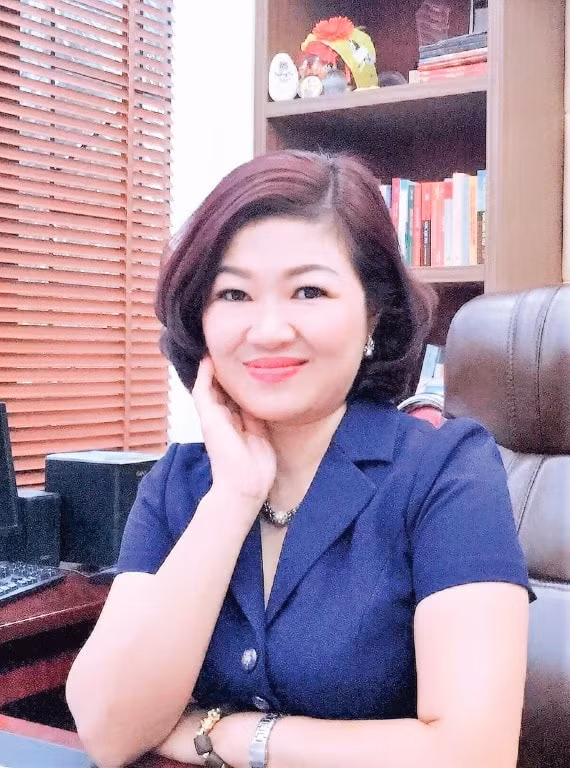 Nhà báo Nguyễn Thị Tuyết Chinh – Giám đốc Đài PTTH Phú Thọ.