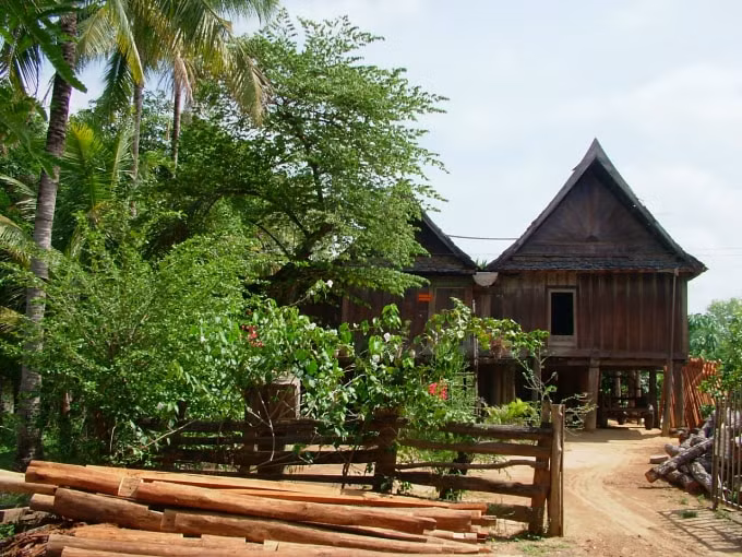 Nhà sàn cổ Bản Đôn thuộc huyện Buôn Đôn.