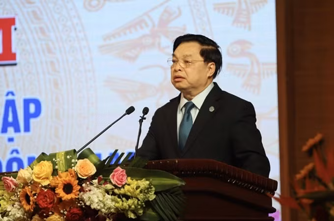 Phó trưởng Ban Tuyên giáo Trung ương Lê Mạnh Hùng phát biểu chỉ đạo tại buổi lễ
