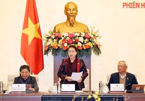 Chủ tịch Quốc hội Nguyễn Thị Kim Ngân phát biểu bế mạc phiên họp. Ảnh: TTXVN