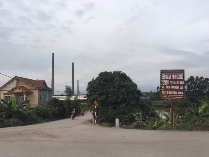 Một đoạn đường dài khoảng 400m nhưng Công ty Hoàng Anh do ông Nguyễn Văn Thuyết làm giám đốc đã “ăn” tiền 2 lần.