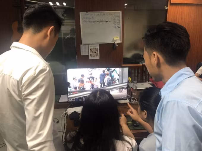 Dựng lại hiện trường tác nghiệp.