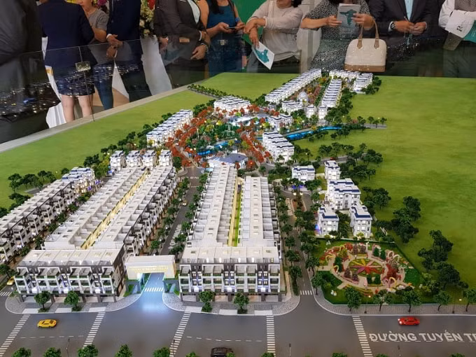 Mô hình dự án&nbsp;Royal Streamy Villas&nbsp;tại&nbsp;Unit G07 - Tòa nhà PV Gas, 673 Nguyễn Hữu Thọ, Phước Kiển, Nhà Bè (gần giao lộ Nguyễn Văn Linh - Nguyễn Hữu)