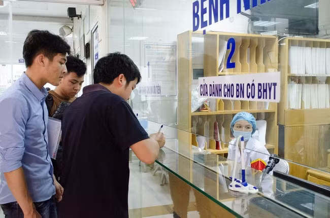 Trường hợp được đặc cách thanh toán trực tiếp tiền khám, chữa bệnh theo bảo hiểm y tế. Ảnh minh họa theo VTV