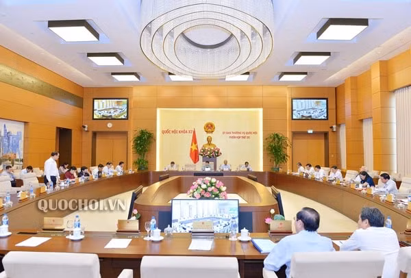Ủy ban Thường vụ Quốc hội vừa ban hành các Nghị quyết phê chuẩn, điều động nhân sự một số cơ quan của Quốc hội. Ảnh: TL