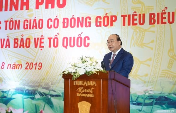 Thủ tướng Nguyễn Xuân Phúc phát biểu tại cuộc gặp mặt. Ảnh: VGP