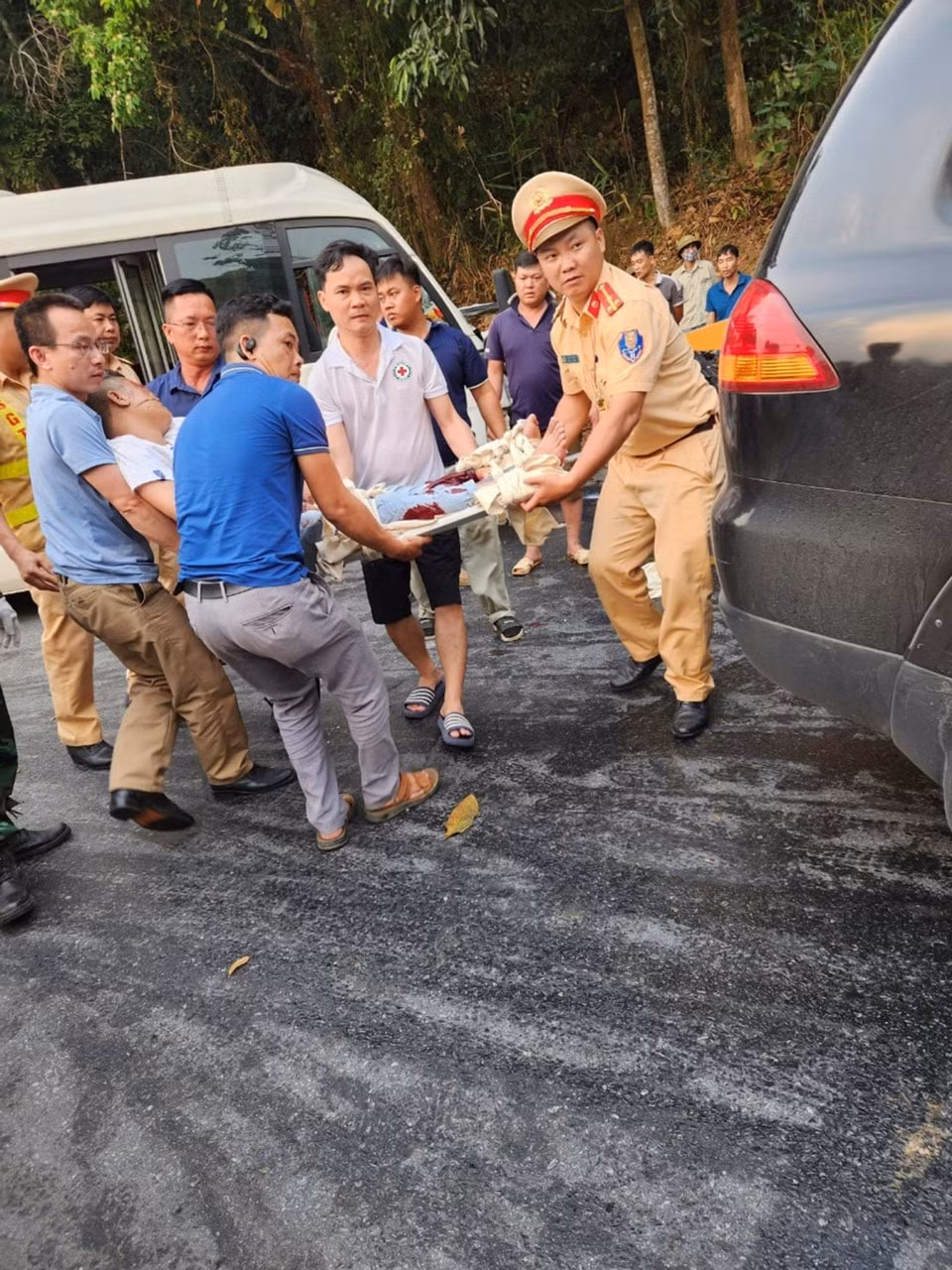 tai nan tren dien bien thuong vong thap do cuu ho kip thoi hinh 2