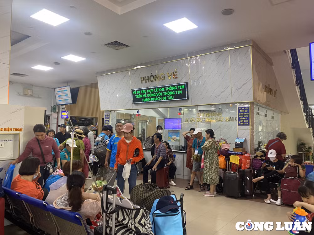 duong sat viet nam nhon nhip hanh khach dip nghi le 30 4 1 5 hinh 8