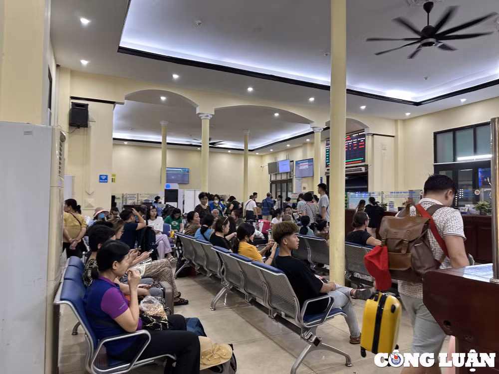 duong sat viet nam nhon nhip hanh khach dip nghi le 30 4 1 5 hinh 4