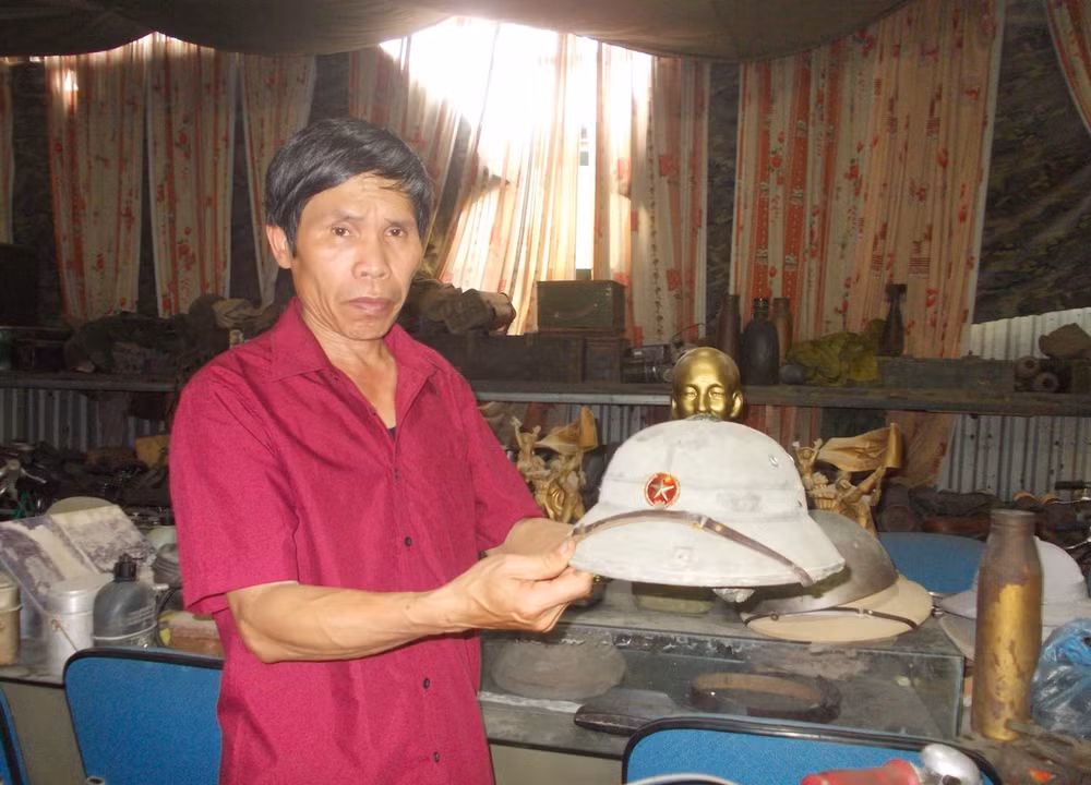 chuyen nguoi can bo cong an nang long voi ky vat chien tranh hinh 1