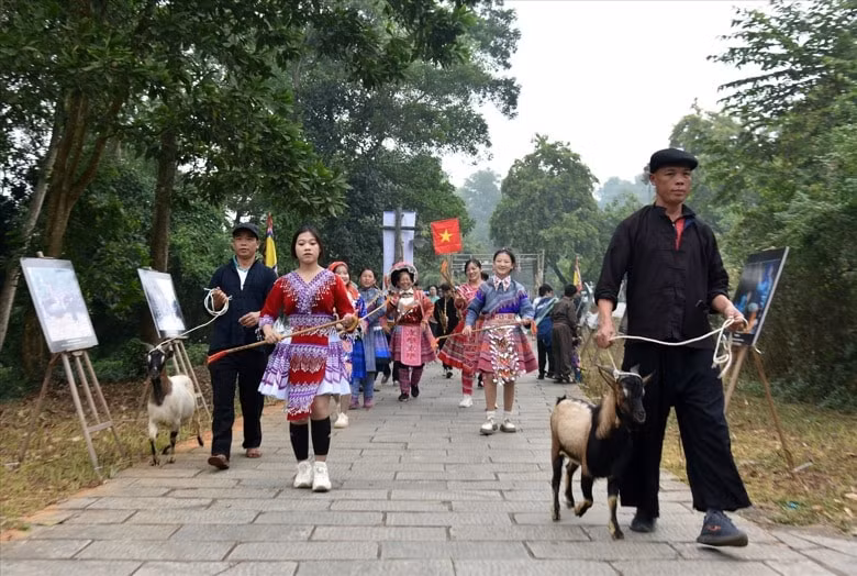 trai nghiem cho phien vung cao giua thu do dip nghi le hinh 1