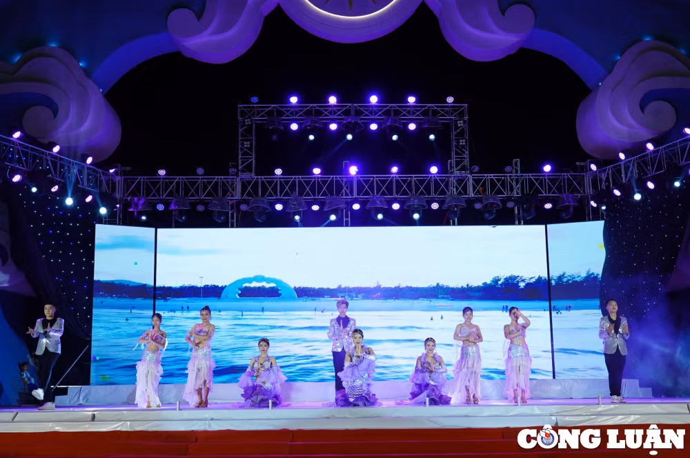 ha tinh khai mac le hoi du lich bien xuan thanh nam 2024 hinh 8