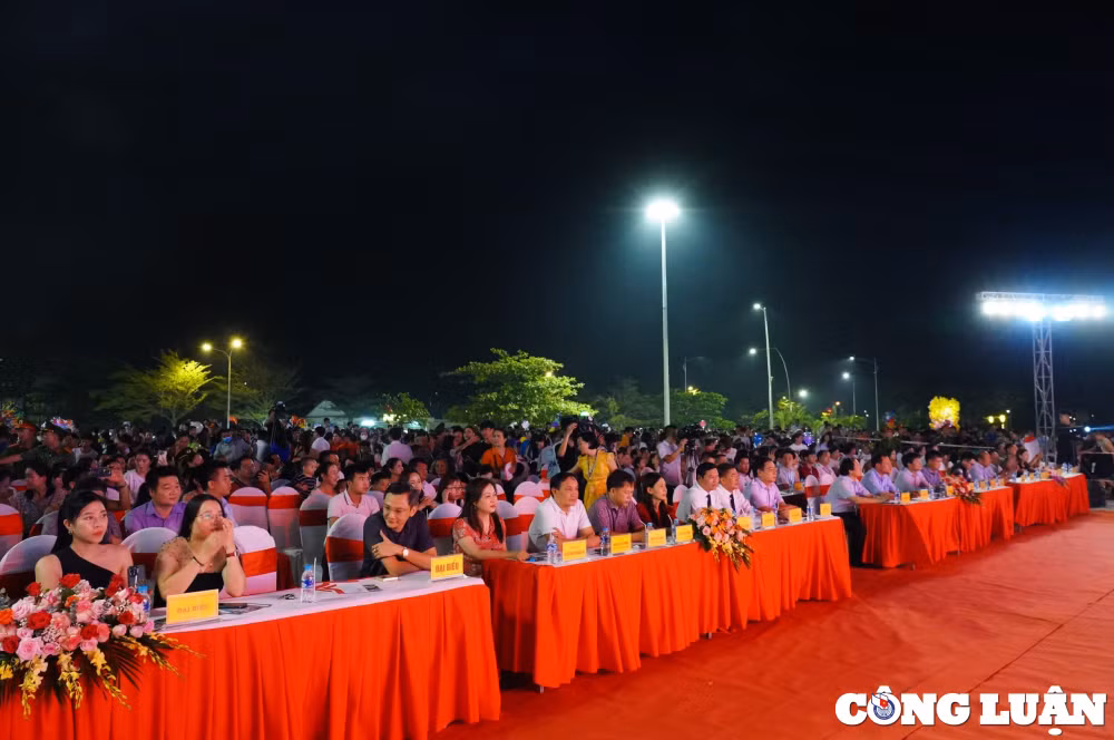 ha tinh khai mac le hoi du lich bien xuan thanh nam 2024 hinh 1