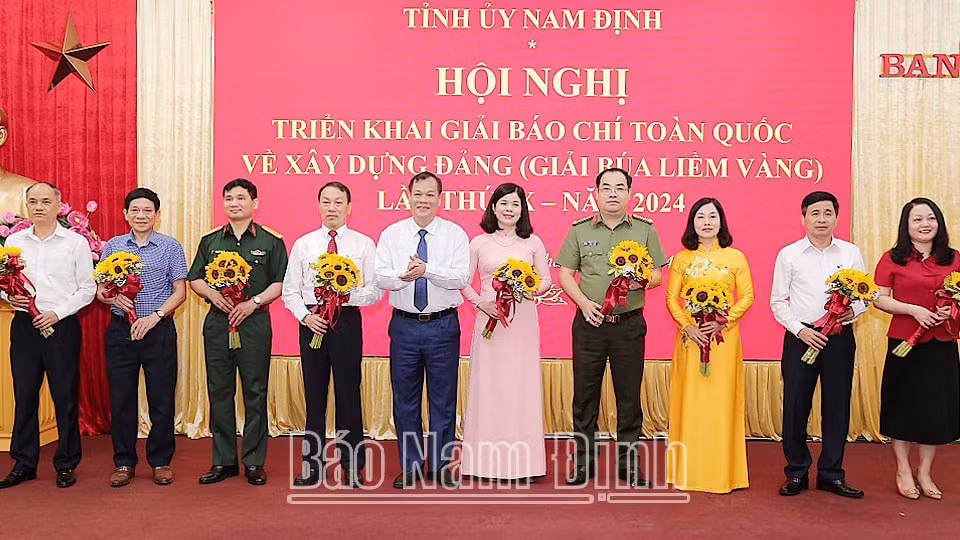 nam dinh huong ung giai bao chi toan quoc ve xay dung dang hinh 1