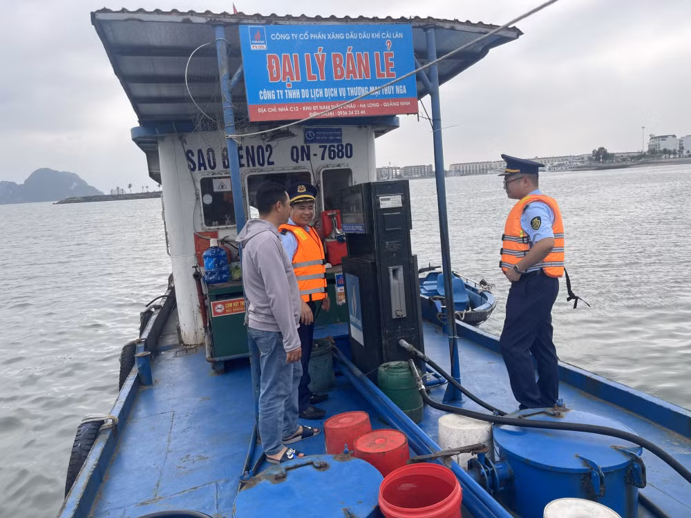 quang ninh phat 50 trieu dong cua hang xang dau lenh denh tren bien hinh 1