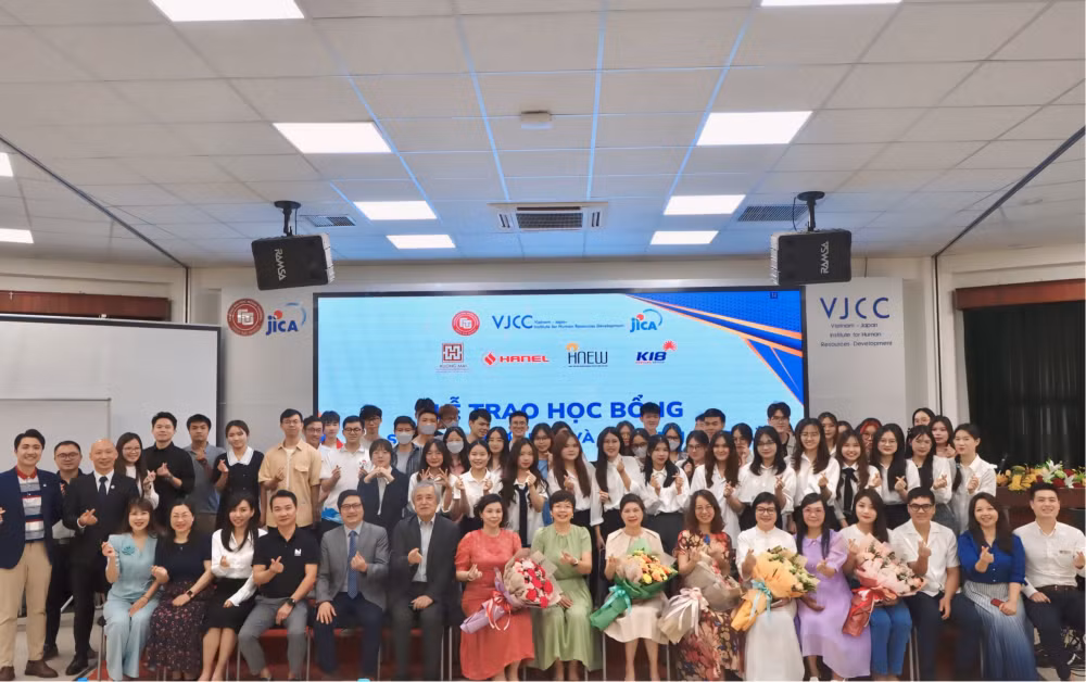 hanel tai tro hoc bong sinh vien vuot kho va xuat sac nam hoc 2023 2024 cua vien phat trien nguon nhan luc viet nam nhat ban vjcc hinh 2
