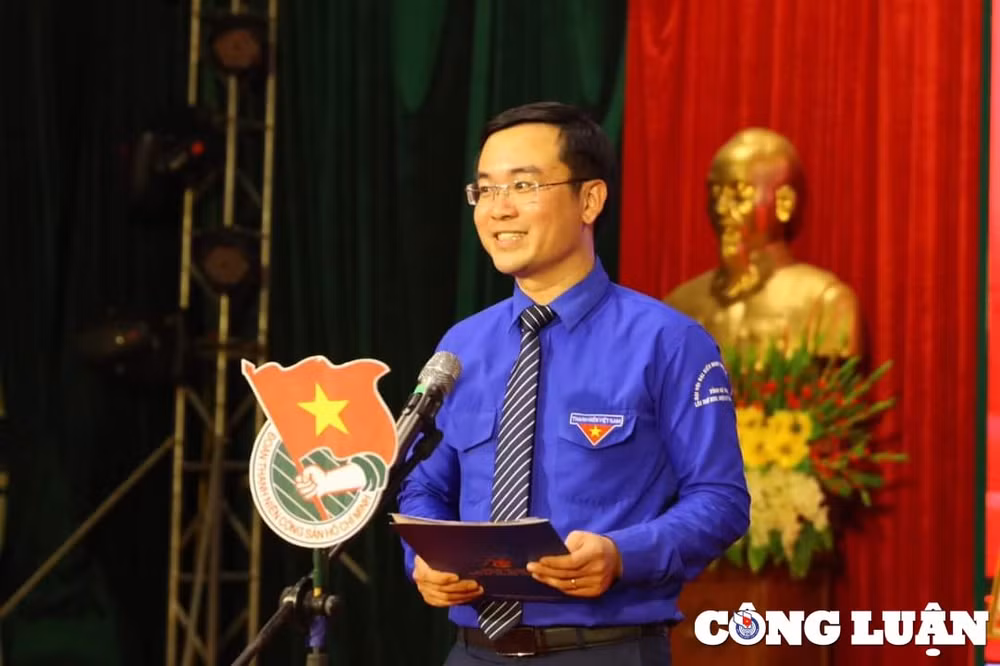 ha tinh tuyen duong 35 dang vien can bo cong chuc vien chuc tre tieu bieu hinh 4