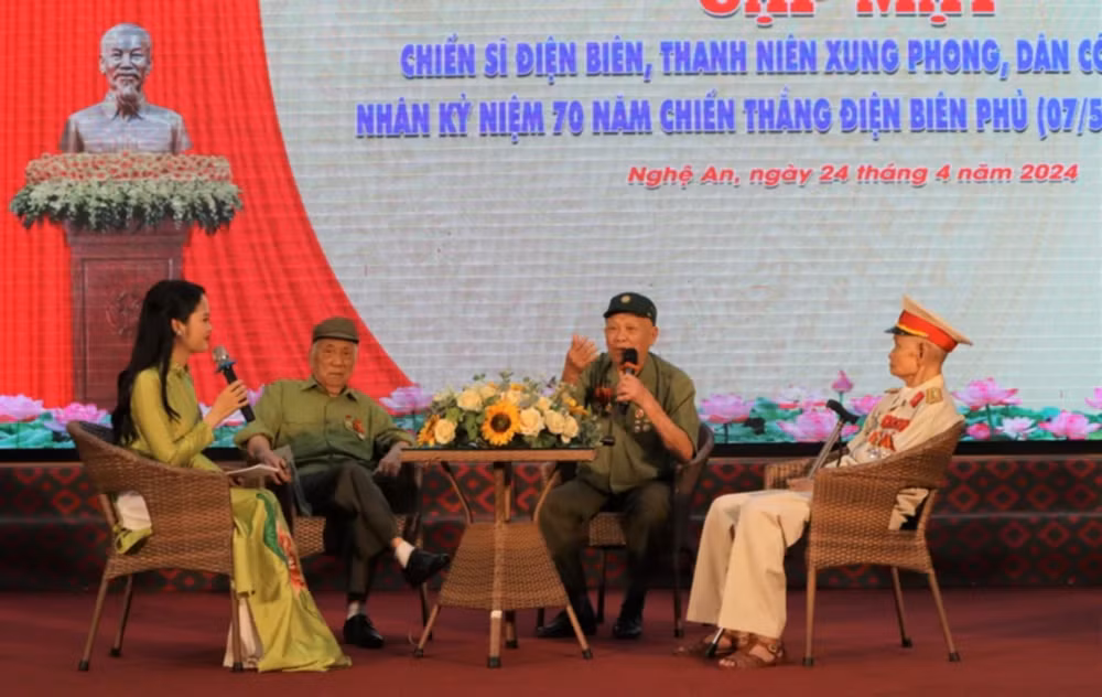 nghe an gap mat chien si dien bien tnxp dan cong hoa tuyen nhan ky niem 70 nam chien thang dien bien phu hinh 2