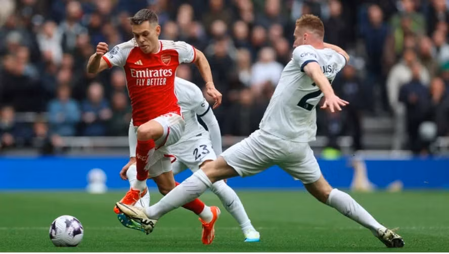 danh bai tottenham arsenal giu ngoi dau ngoai hang anh hinh 1