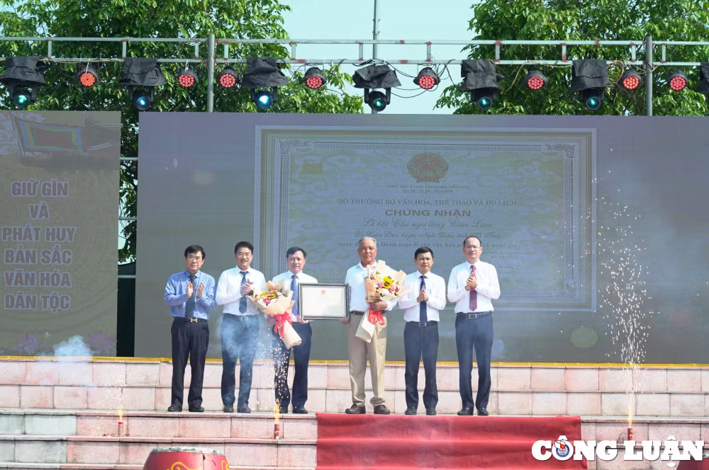 le don bang cong nhan le hoi cau ngu lang cam lam la di san van hoa phi vat the quoc gia hinh 6