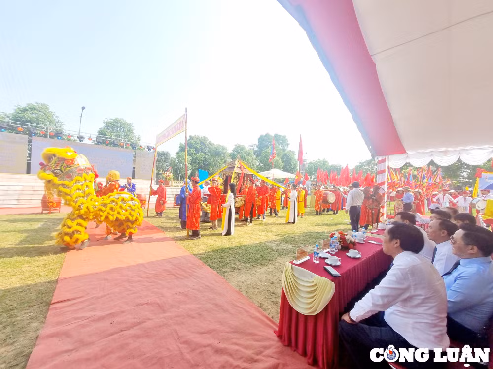 le don bang cong nhan le hoi cau ngu lang cam lam la di san van hoa phi vat the quoc gia hinh 12