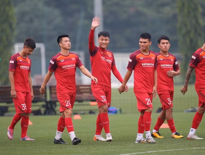 Mạc Hồng Quân và nhiều tân binh khác đã không có tên trong bản danh sách cuối cùng cho hai trận đấu sắp tới. Ảnh: Dương Lâm