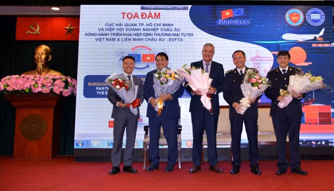 Hải quan TP.HCM và Cộng đồng doanh nghiệp châu Âu thường xuyên tổ chức tiếp xúc và tìm hướng hỗ trợ các doanh nghiệp