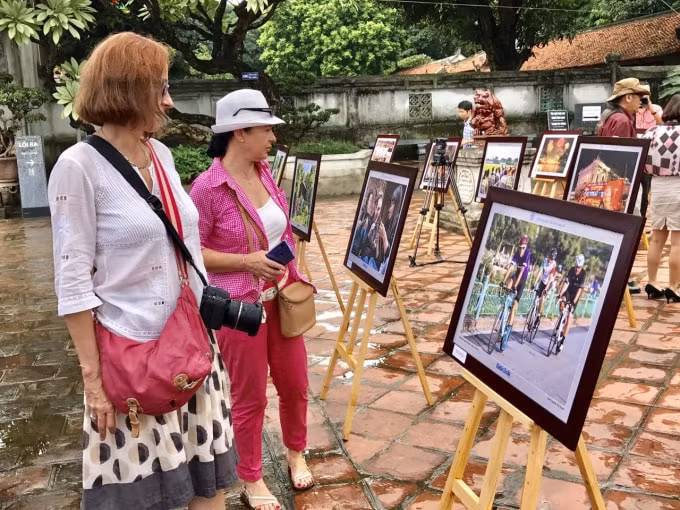 Triển lãm thu hút đông đảo người dân và du khách đến tham quan. Ảnh: kinhtedothi.vn