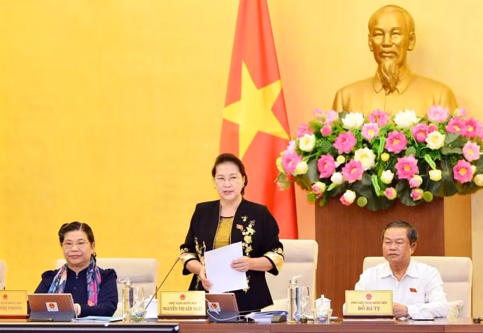 Chủ tịch Quốc hội Nguyễn Thị Kim Ngân phát biểu tại Phiên họp thứ 37.