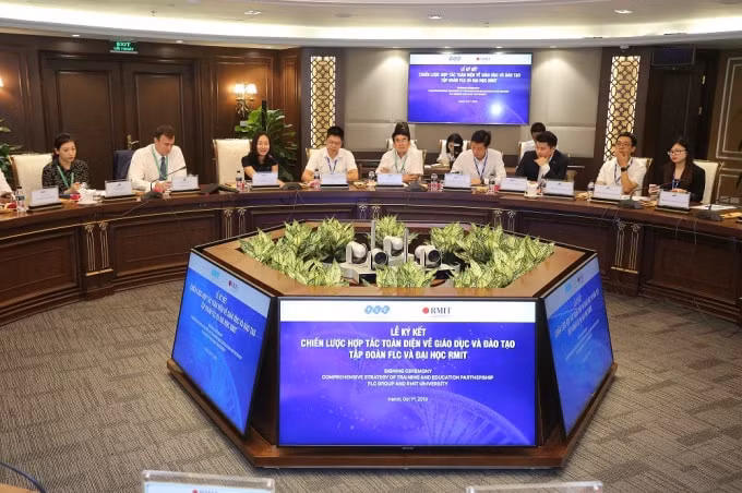 Đoàn đại diện Tập đoàn FLC.