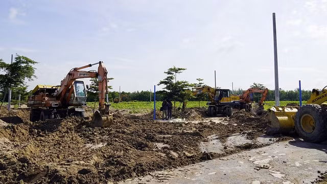 Giao dịch đất nền có thể trầm lắng sau vụ địa ốc Alibaba (Ảnh minh họa)
