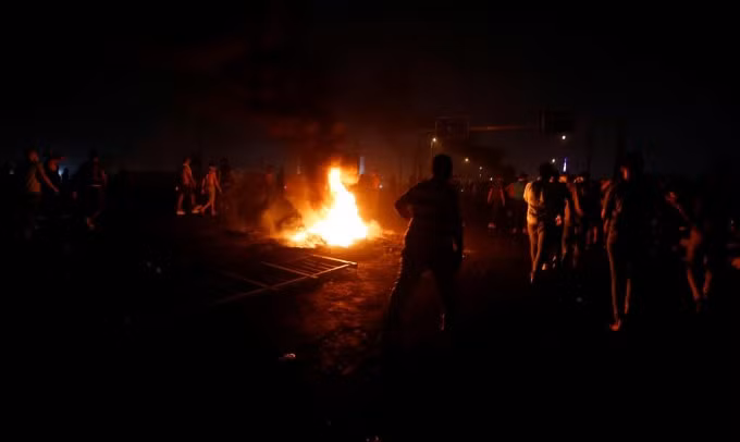 Người biểu tình tại thủ đô Baghdad. Ảnh: Reuters