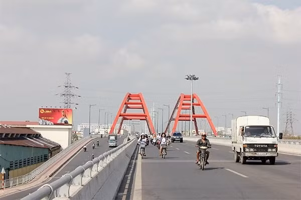 Đường Phạm Văn Đồng, một dự án tại TPHCM thực hiện theo hình thức BT - Ảnh: Thời báo Kinh tế Sài Gòn