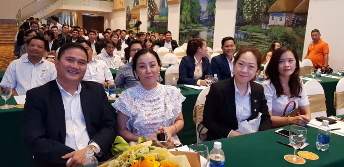 Lãnh đạo Cty Long thượng Lộc và BNC Land trả lời nhiều câu hỏi của các nhà đầu tư