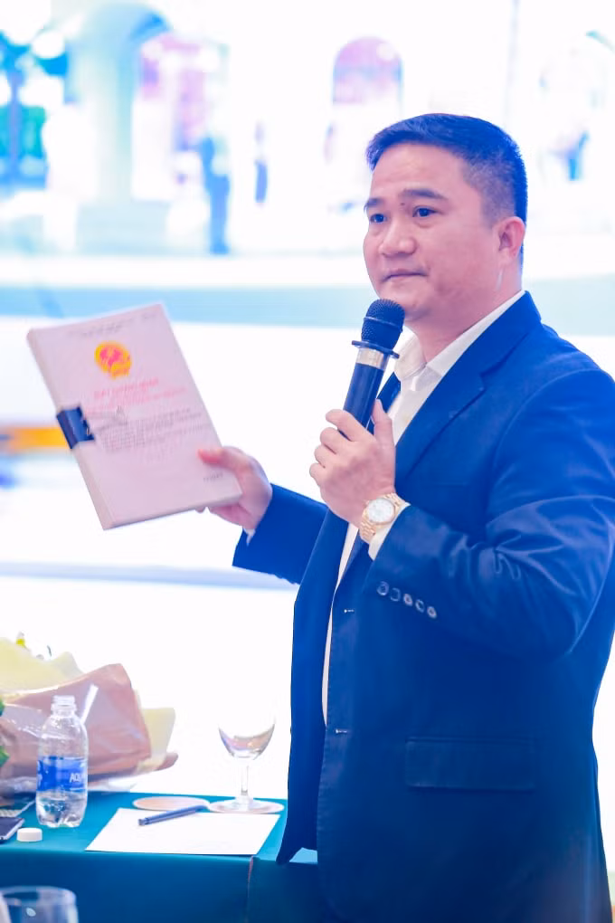 Ông Võ Văn Trí đại diện chủ đầu tư trả lời về tình pháp lý của dự án