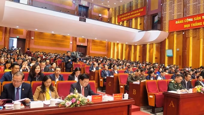 Các đại biểu tham dự hội nghị.
