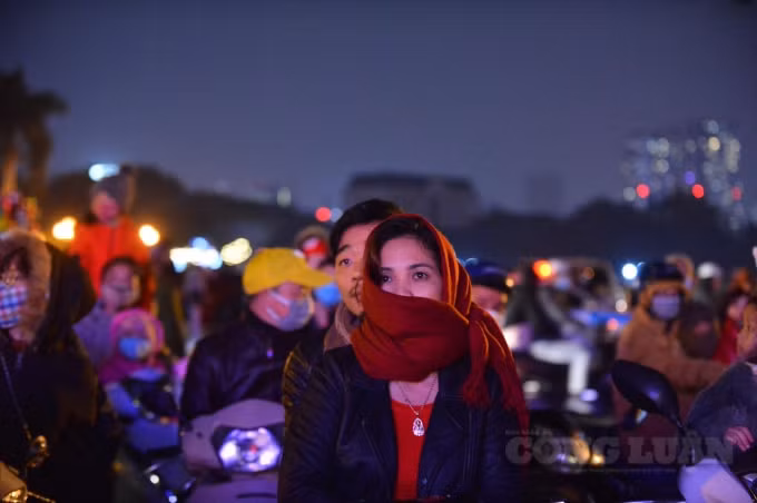 Những cặp đôi bên nhau ngày cuối năm.
