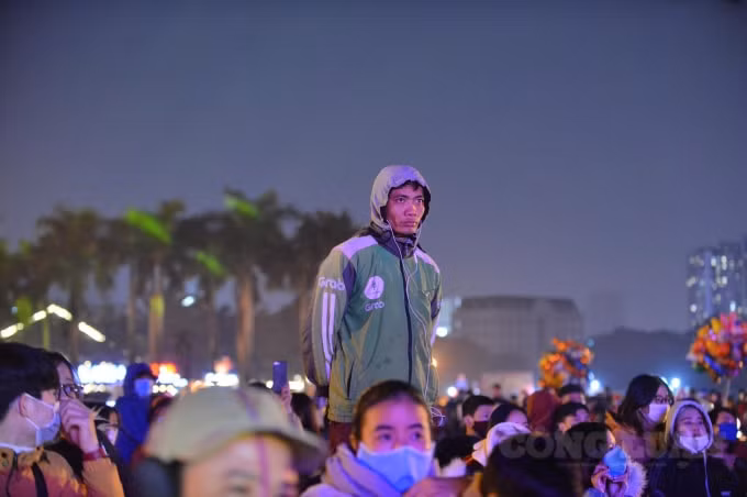 Các tài xế công nghệ cũng dừng công việc đón chào năm mới với hi vọng năm tới sẽ nhiều khách hàng hơn.