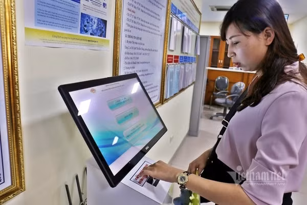 Đến ngày 30/12/2020 đã có 2.700 dịch vụ công được tích hợp trên Cổng Dịch vụ công quốc gia. Ảnh: VNN