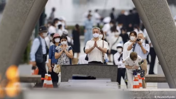 Nhật Bản đang diễn ra tuần lễ kỷ niệm vụ ném bom nguyên tử xuống Hiroshima và Nagashiki - Ảnh: Kyodo