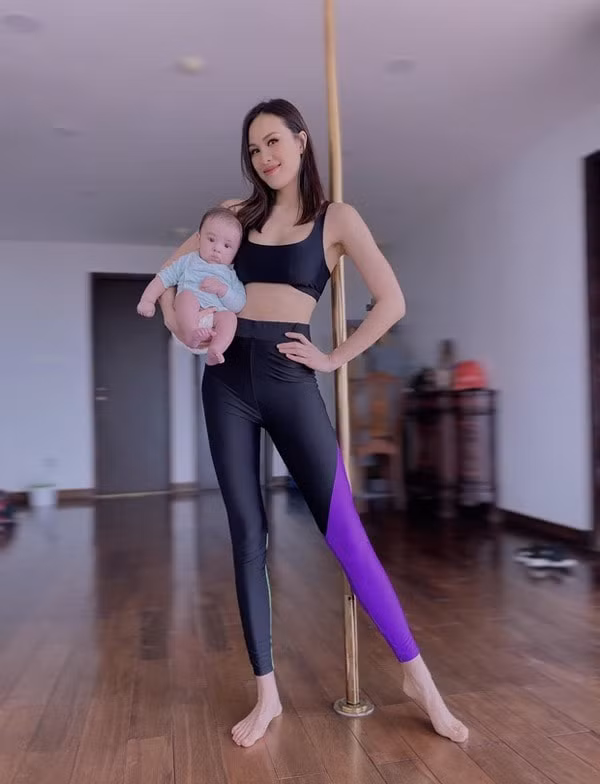 MC Phương Mai trong đồ gym