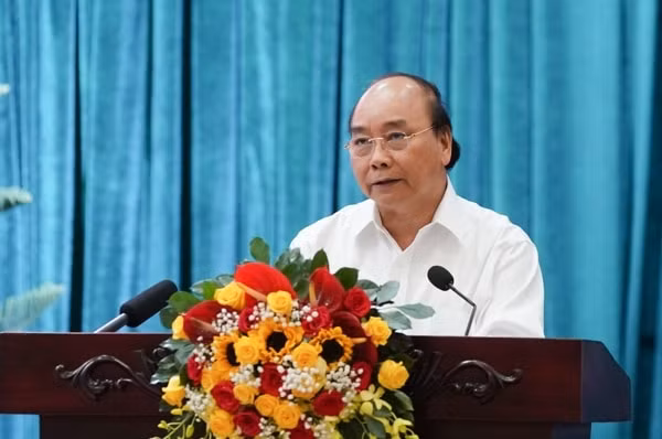 Thủ tướng phát biểu kết luận cuộc làm việc với 13 tỉnh, thành phố ĐBSCL. Ảnh: VGP