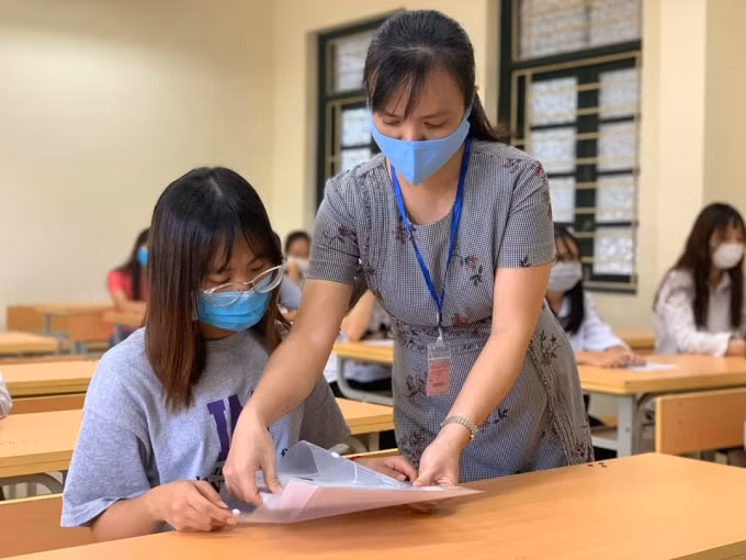 Tiếp tục thực hiện tinh giản chương trình ở bậc THCS, THPT (ảnh Trinh Phúc).