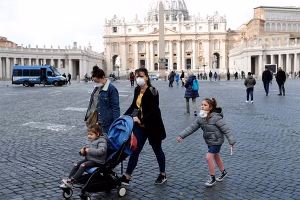 Những khu vực ít dân như Vatican dễ dàng dập dịch nhanh. Ảnh: internet.