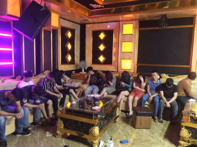 13 đối tượng tại hiện trường.