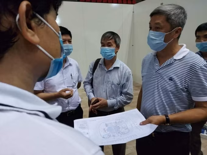 Thứ trưởng Nguyễn Trường Sơn đề nghị các đơn vị thi công phối hợp chặt chẽ với nhau, đảm bảo an toàn, chất lượng của công trình (ảnh Anh Văn, Tuấn Dũng).
