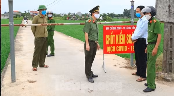 Sáng 1/8, khi hầu hết lãnh đạo tỉnh Thái Bình 