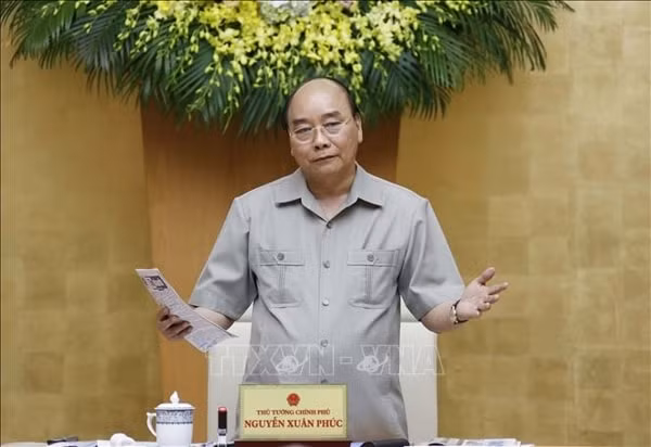 Thủ tướng Nguyễn Xuân Phúc yêu cầu tiếp tục kiểm soát chặt chẽ các trường hợp nhập cảnh vào Việt Nam. Ảnh: TTXVN