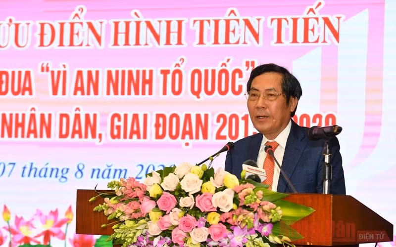 Tổng Biên tập Báo Nhân Dân Thuận Hữu phát biểu tại chương trình. Ảnh: Thủy Nguyên