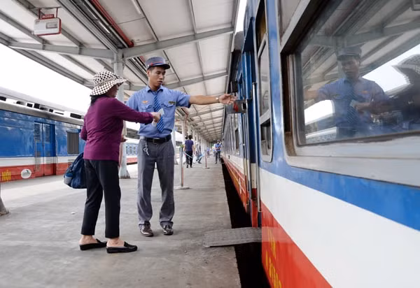Do dừng tàu 5 tháng đầu năm, hơn 4.000 lao động đường sắt phải nghỉ luân phiên, tạm hoãn hợp đồng lao động. Ảnh minh họa.